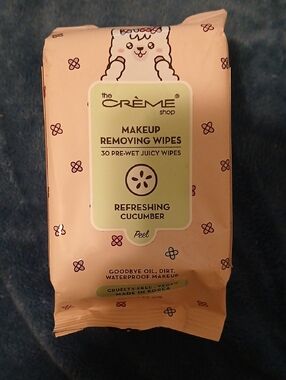 6 For $25 The Crème Shop Refreshing Cucumber Makeup Removing Wipes - Pink